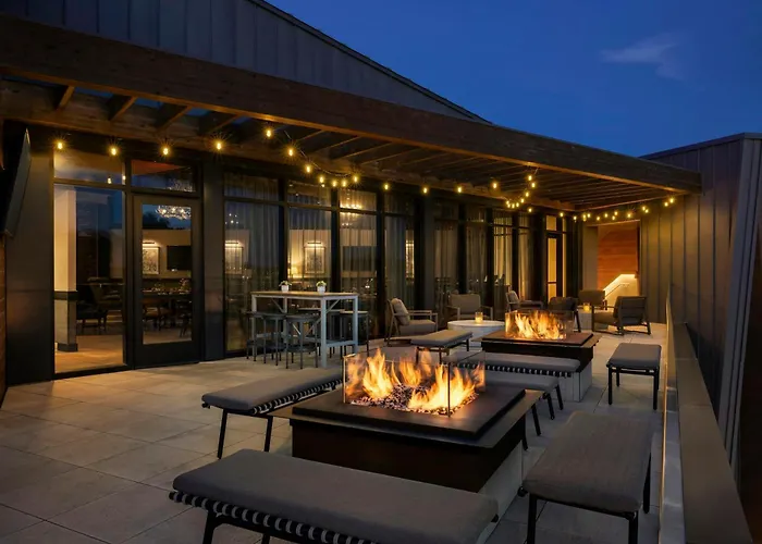 Omni Viking Lakes